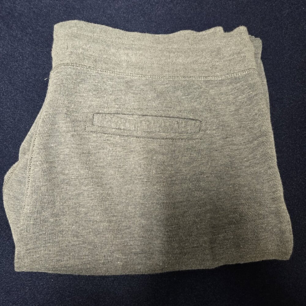 Men's Medium Tapered-Leg Joe Fresh Jogging Pants!